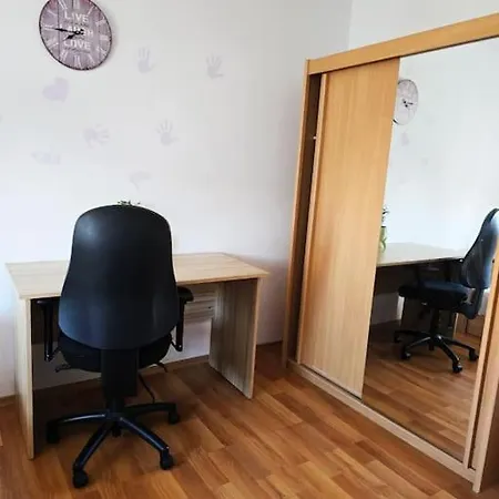 Апартамент 2 Bedroom In Center, Near Metro София