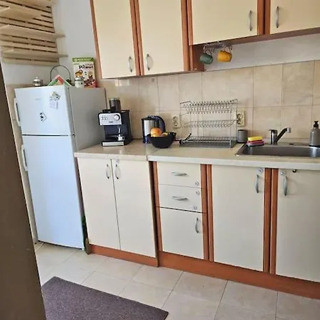 2 Bedroom In Center, Near Metro Апартамент София