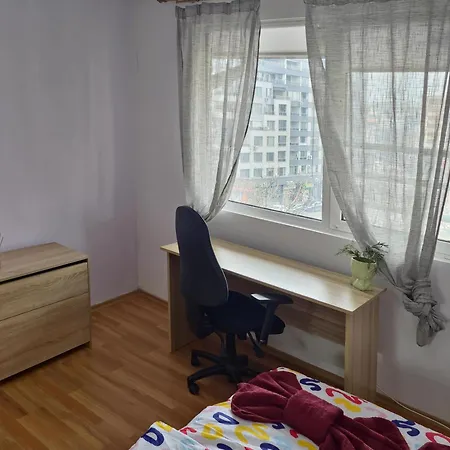 2 Bedroom In Center, Near Metro Апартамент София