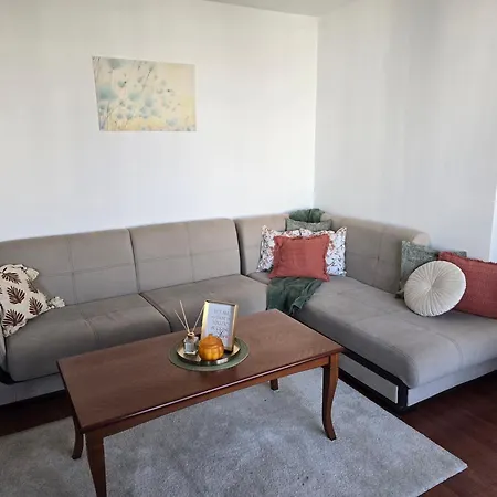 2 Bedroom In Center, Near Metro Апартамент София