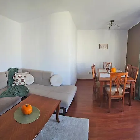 2 Bedroom In Center, Near Metro Apartament *