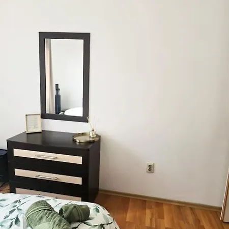 2 Bedroom In Center, Near Metro Apartament Sofia