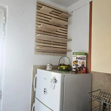 2 Bedroom In Center, Near Metro Σόφια